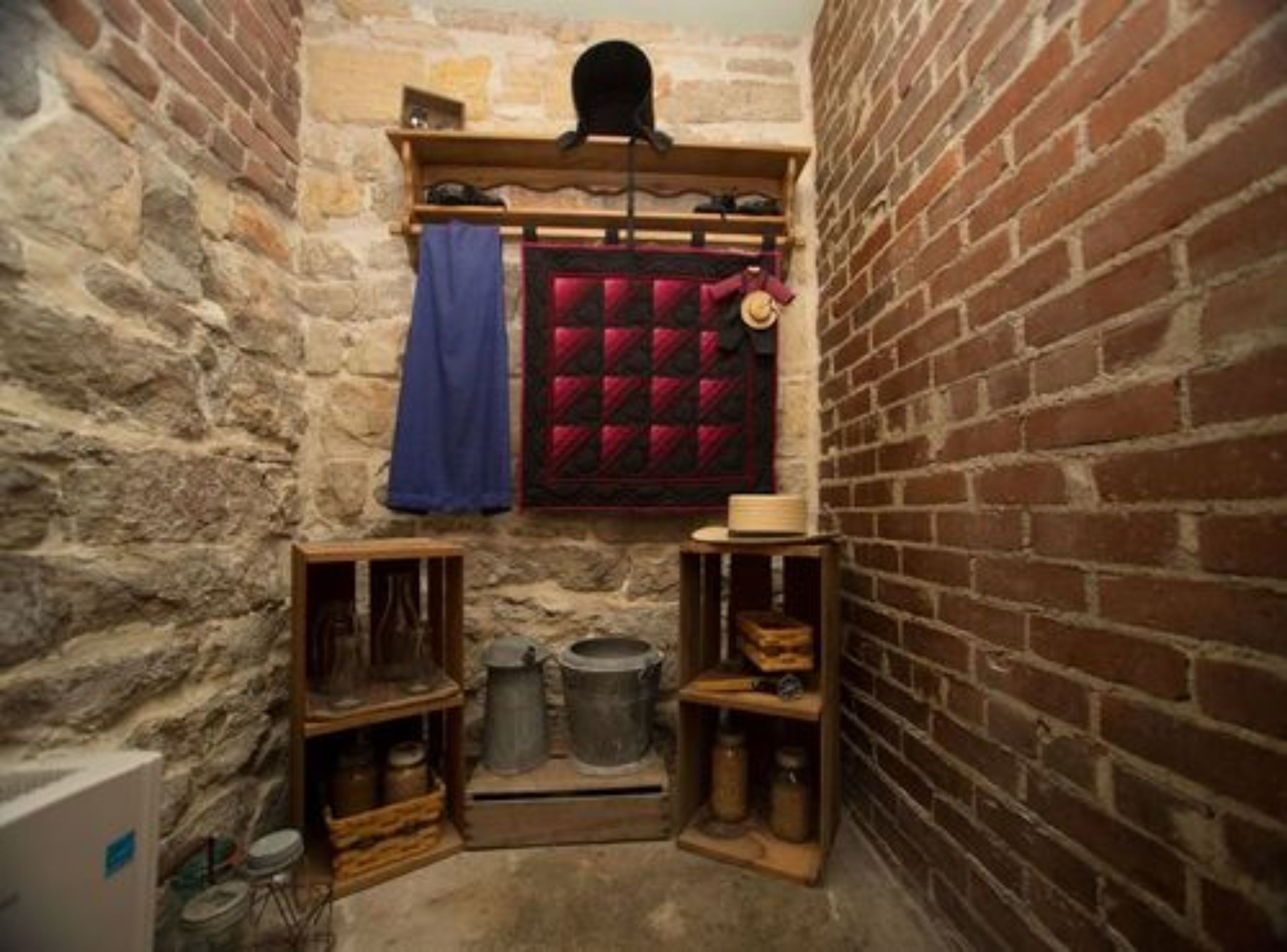 room, private bathroom (amish room) | 1 bedroom, individually decorated, individually furnished, desk