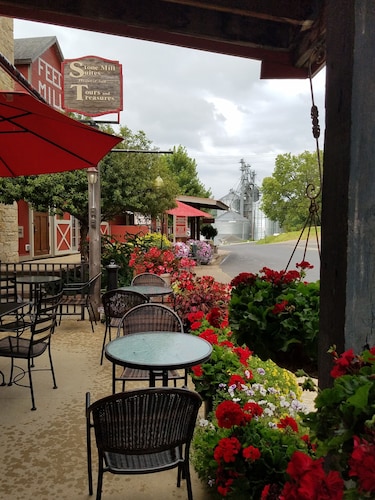 Stone Mill Hotel & Suites