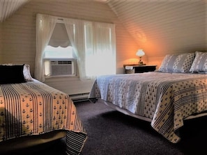 Room, Private Bathroom (05 The Abbott) | Egyptian cotton sheets, premium bedding, pillowtop beds