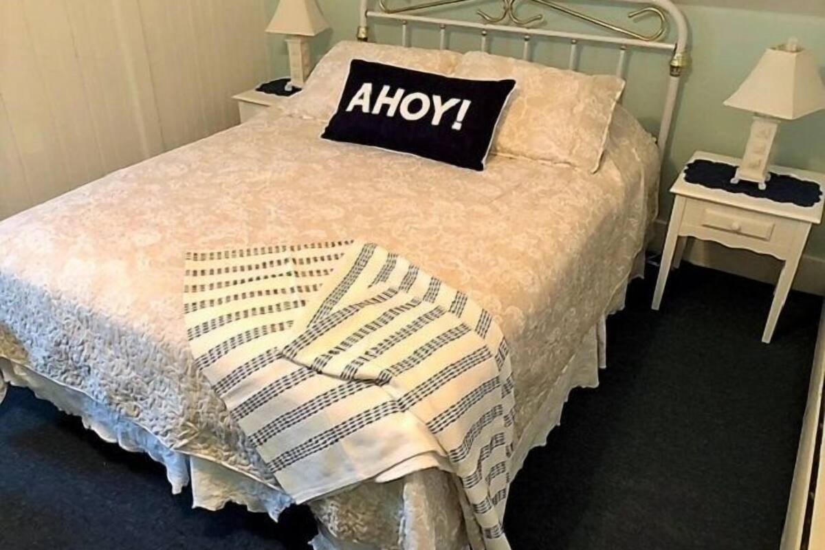 Egyptian cotton sheets, premium bedding, pillow-top beds