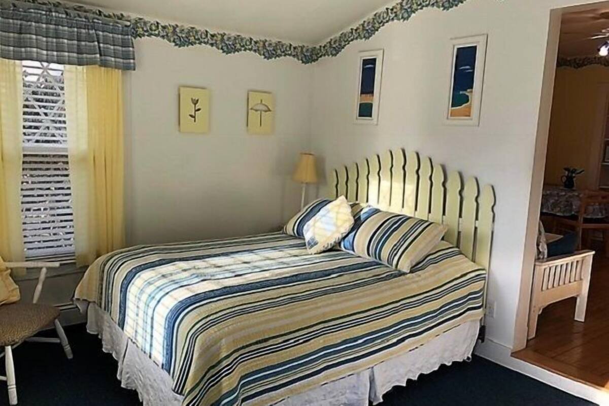 Egyptian cotton sheets, premium bedding, pillow-top beds