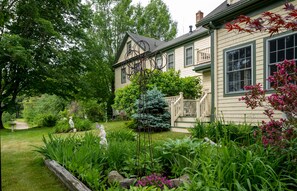 Exterior - 1802 House Bed and Breakfast (Kennebunkport)