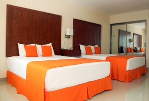 Schreibtisch, WLAN, Bettwäsche