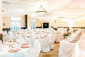 Indoor wedding - Water Street Inn (Stillwater)