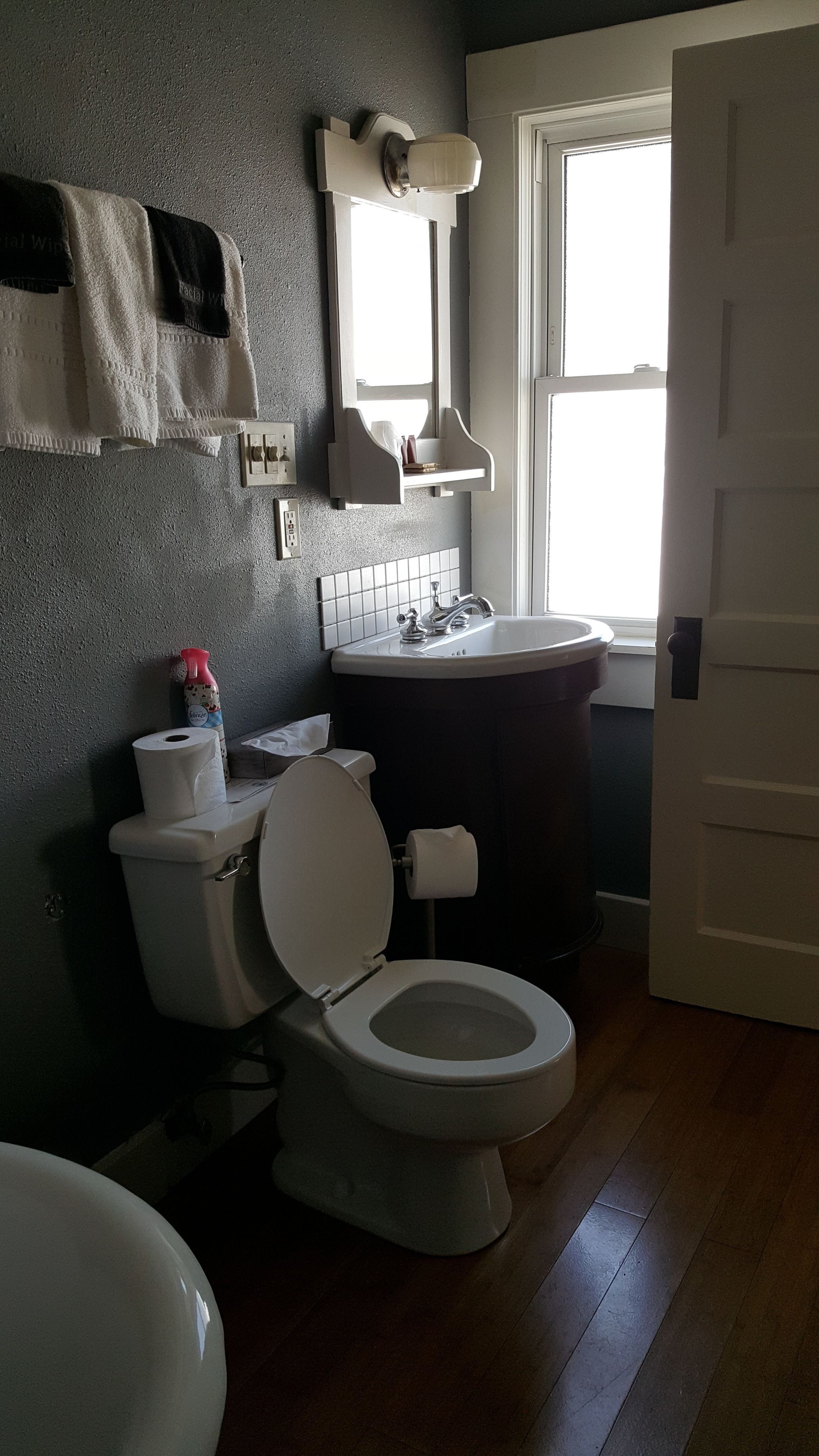 classic twin room, 2 single beds, private bathroom | bathroom | shower, free toiletries, hair dryer, towels