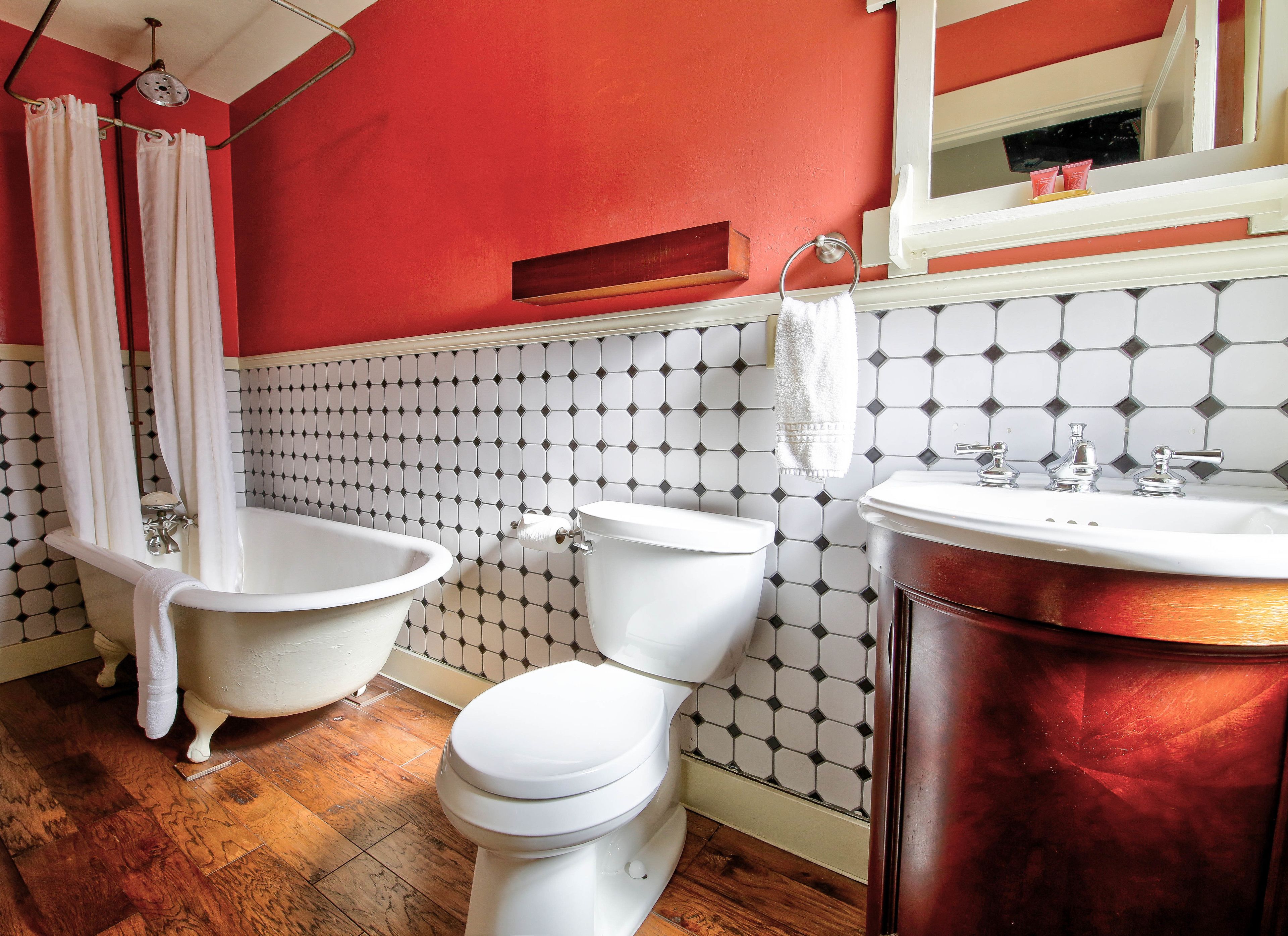 traditional room | bathroom | shower, free toiletries, hair dryer, towels