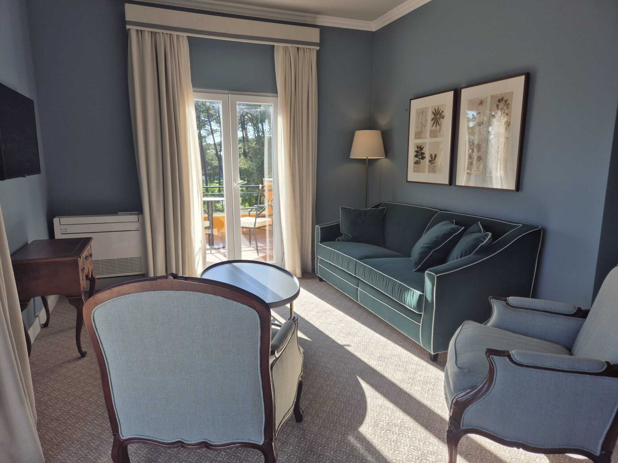 royal studio suite | 1 bedroom, premium bedding, minibar, in-room safe