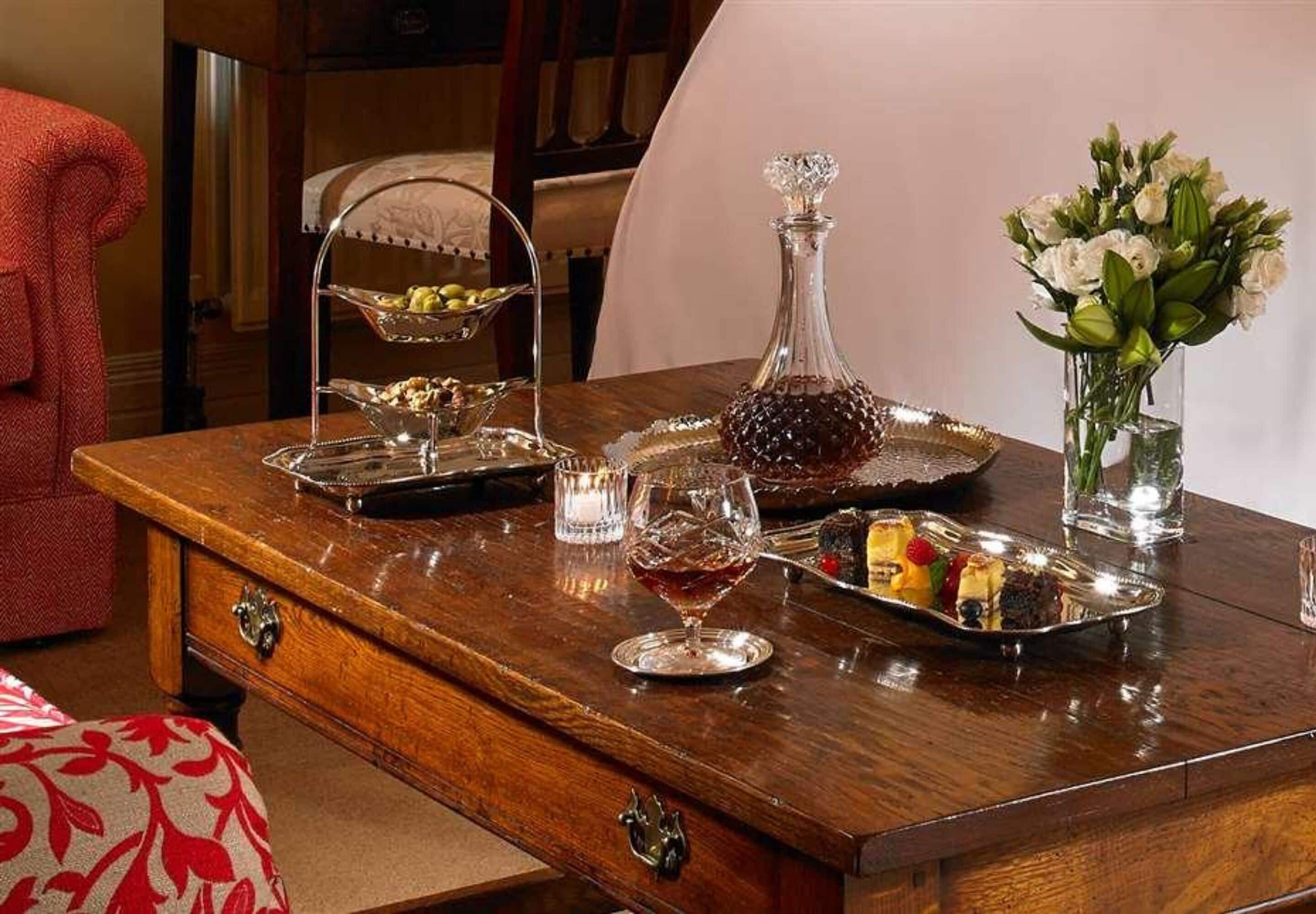 Junior Suite | In-room safe, desk, iron/ironing board, free WiFi