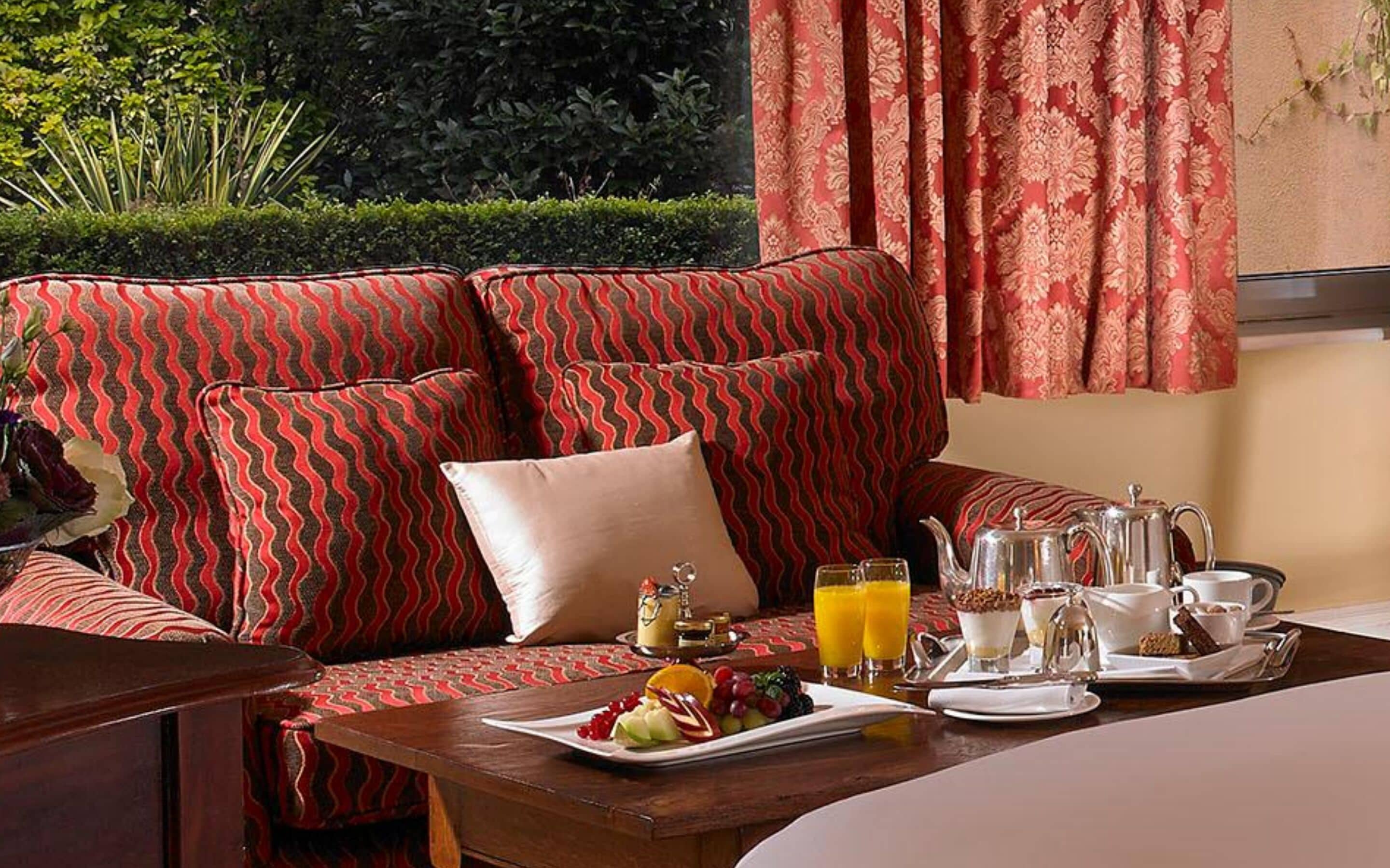 Safe på rommet, skrivebord, strykejern/-brett og wi-fi (inkludert)