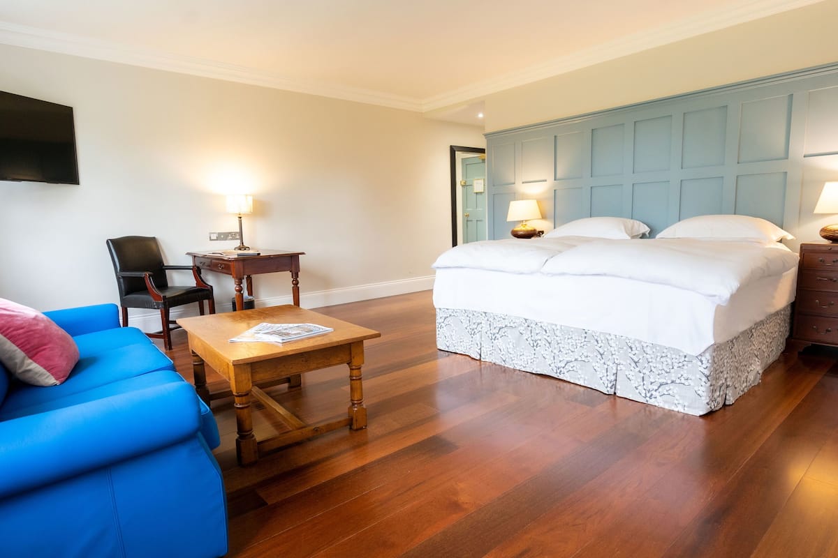 in-room safe, desk, iron/ironing board, free wifi