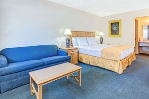 Room, 1 King Bed | Desk, iron/ironing board, free WiFi