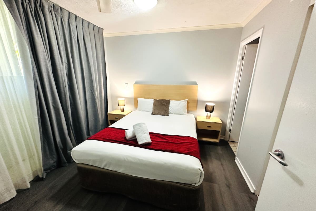 Two Bedroom #3151 | Premium bedding, blackout drapes, iron/ironing board, cribs/infant beds