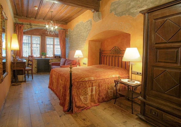 Deluxe Room (Explorer)