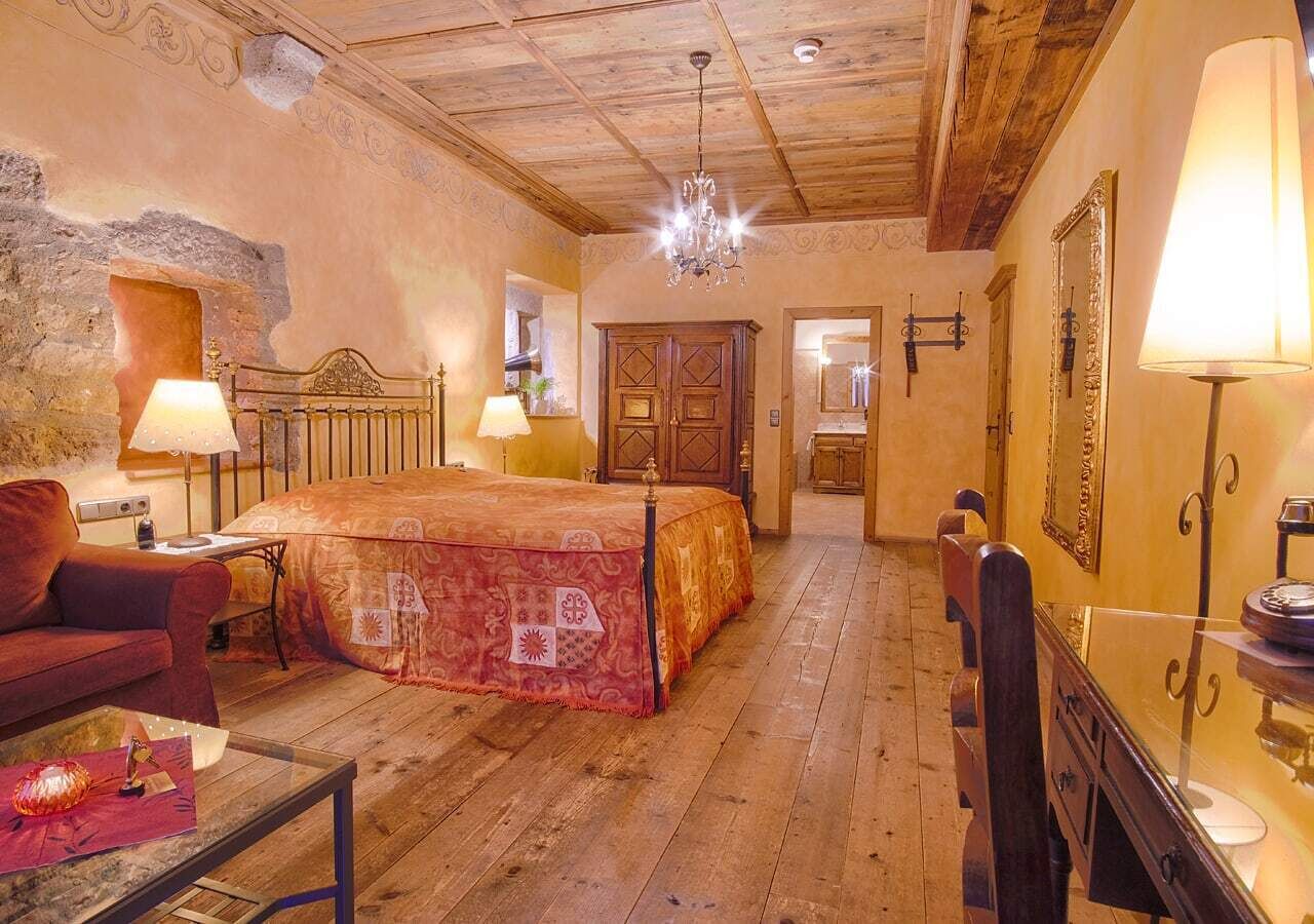 deluxe room (explorer) | 1 bedroom, in-room safe, individually furnished, desk