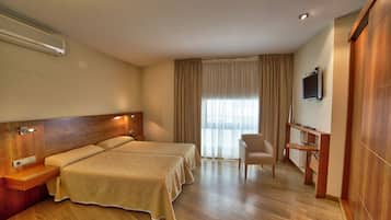 Minibar, in-room safe, desk, soundproofing