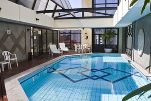 Outdoor pool - Le Premier Apartamentos (São Paulo)