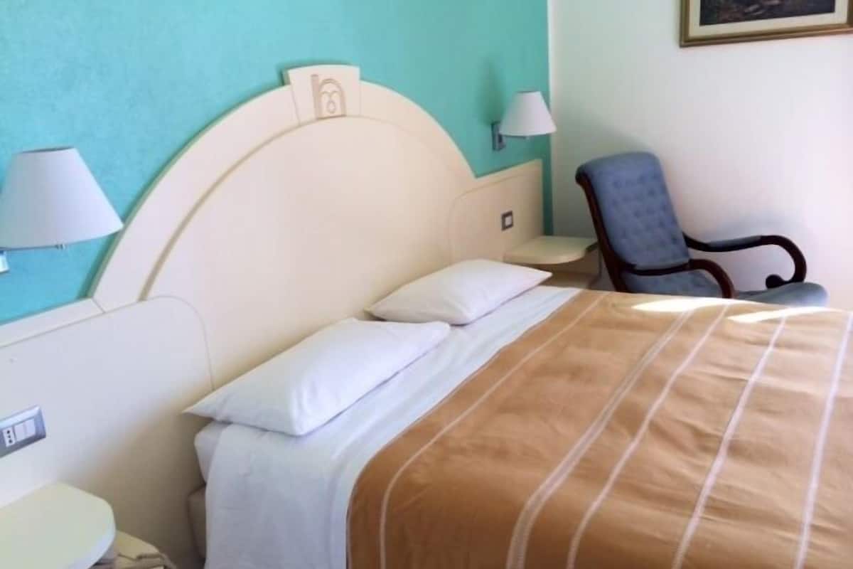 1 habitación, minibar y caja de seguridad en la habitación