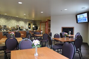 Free daily full breakfast 