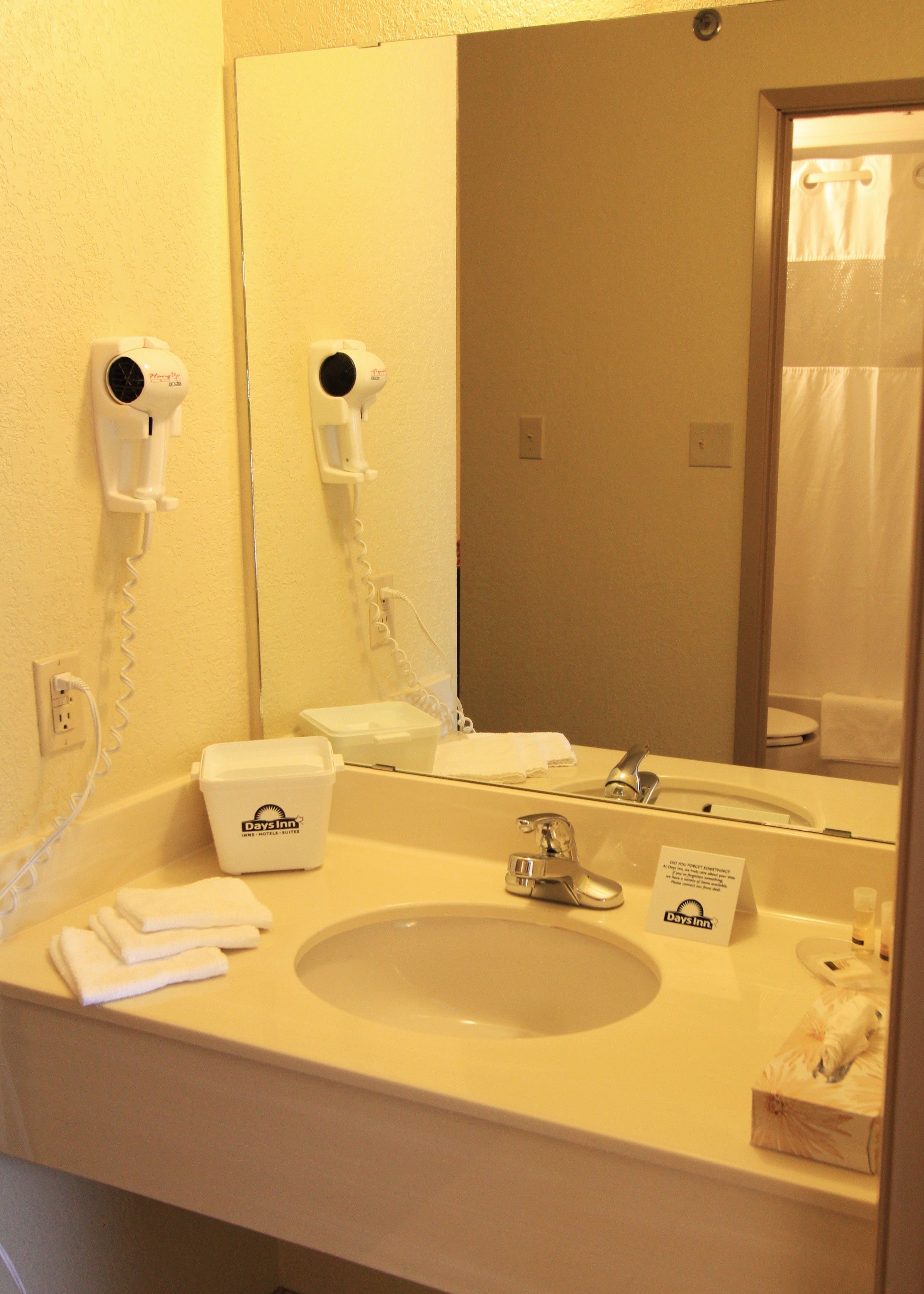 standard room, 2 bedrooms | bathroom sink