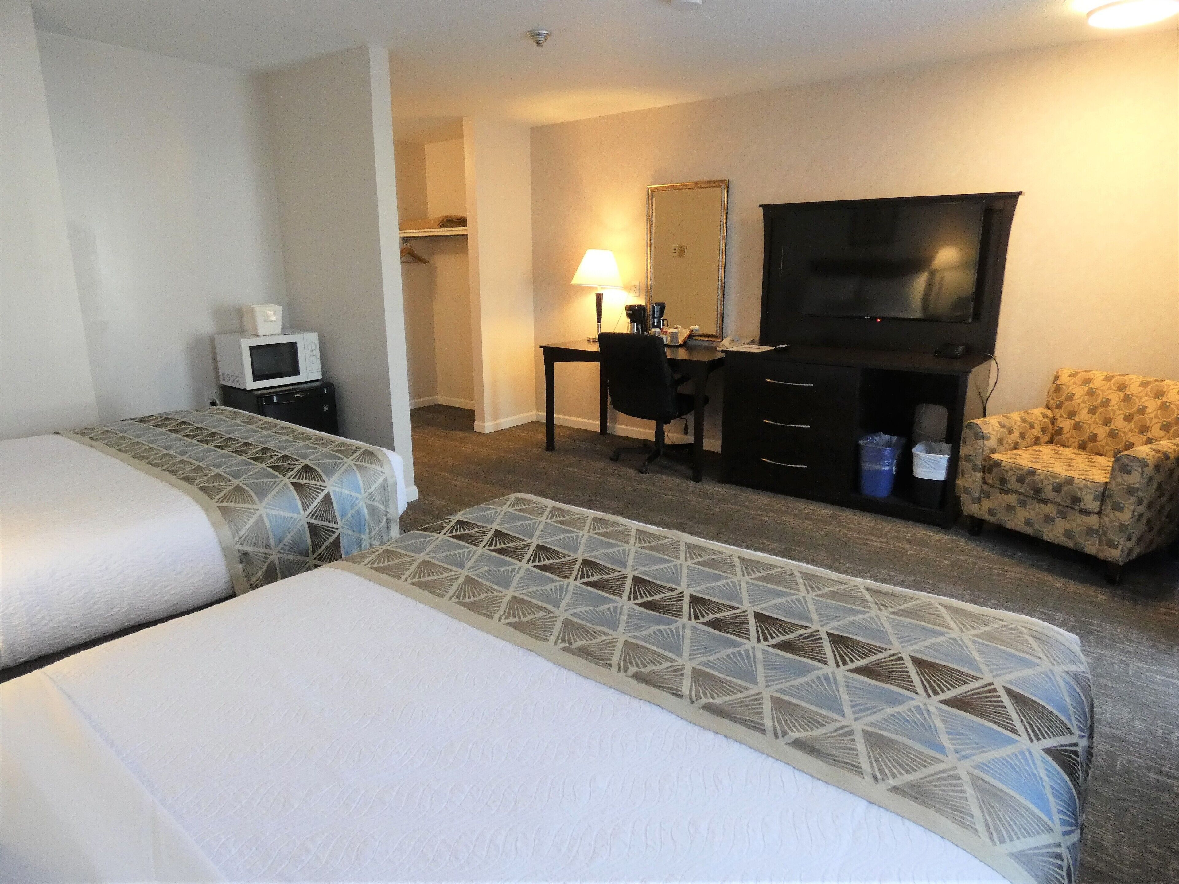 1 bedroom, desk, free wifi, bed sheets