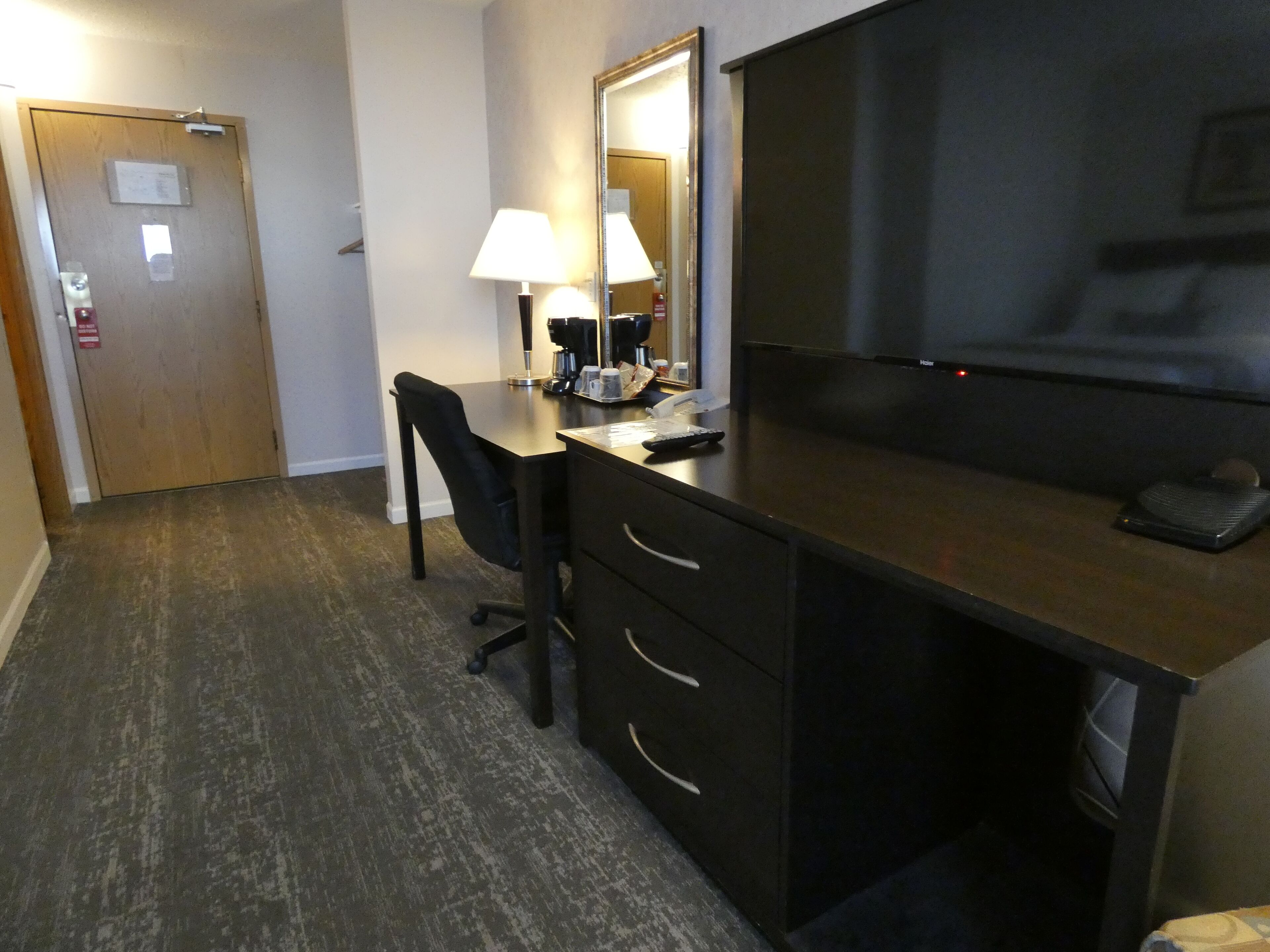 1 bedroom, desk, free wifi, bed sheets