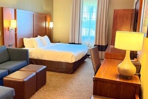 Ropa de cama de alta calidad y escritorio 