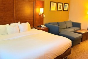 Ropa de cama de alta calidad y escritorio