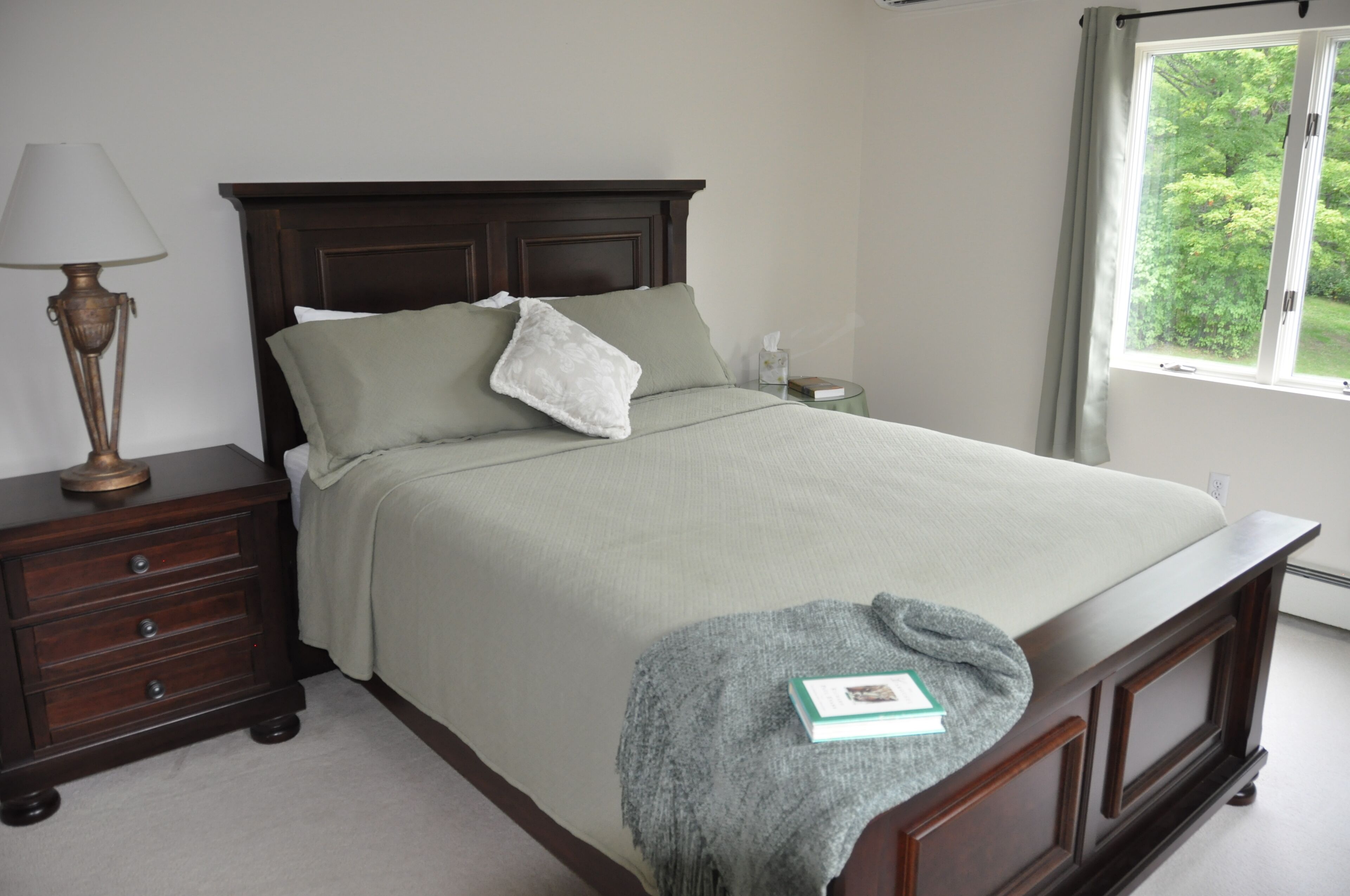 house | 2 bedrooms, hypo-allergenic bedding, iron/ironing board, free wifi