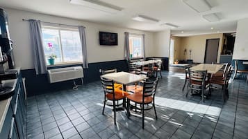 TĂ€gliches inbegriffenes kontinentales FrĂŒhstĂŒck