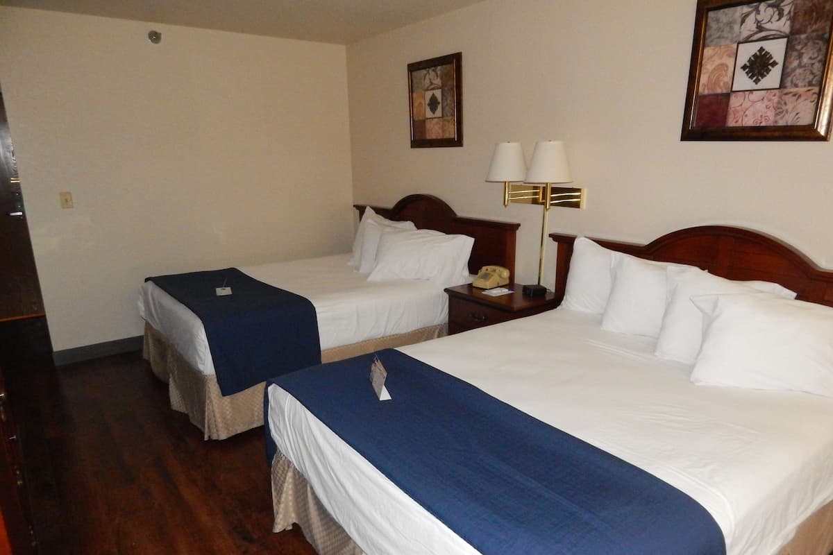 Laptop workspace, blackout drapes, free cribs/infant beds, free WiFi