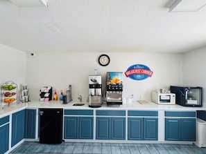 Free daily continental breakfast  - Baymont by Wyndham Sault Ste Marie MI (Sault Ste. Marie)