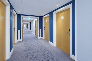 Lobby - Cardiff Airport Hotel by Belvilla (Barry)