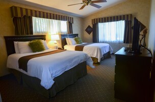 Cortinas blackout, tabla de planchar con plancha y wifi gratis 