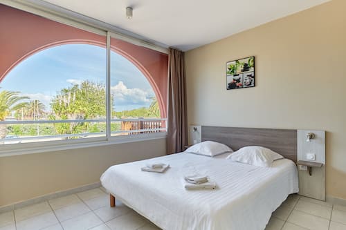 Family Apartment, 1 Bedroom | 1 bedroom, soundproofing, free WiFi