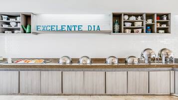 Daily buffet breakfast (MXN 550 per person)