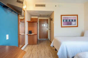 Premium bedding, desk, iron/ironing board, free WiFi - Fiesta Inn Poza Rica (Poza Rica)