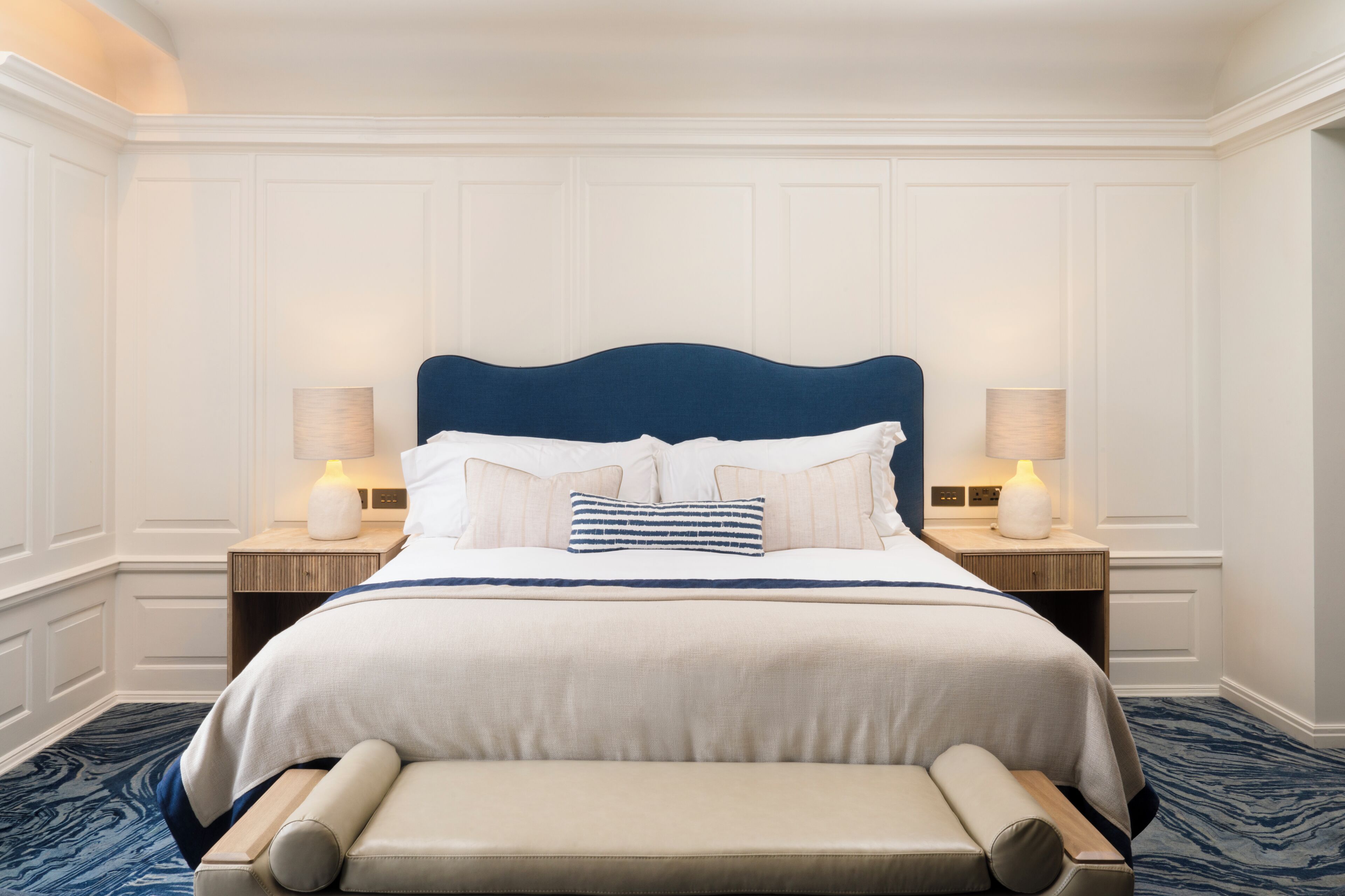 Deluxe Room, 1 King Bed | Desk, blackout curtains, iron/ironing board, travel cot
