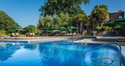 Macdonald Elmers Court Hotel