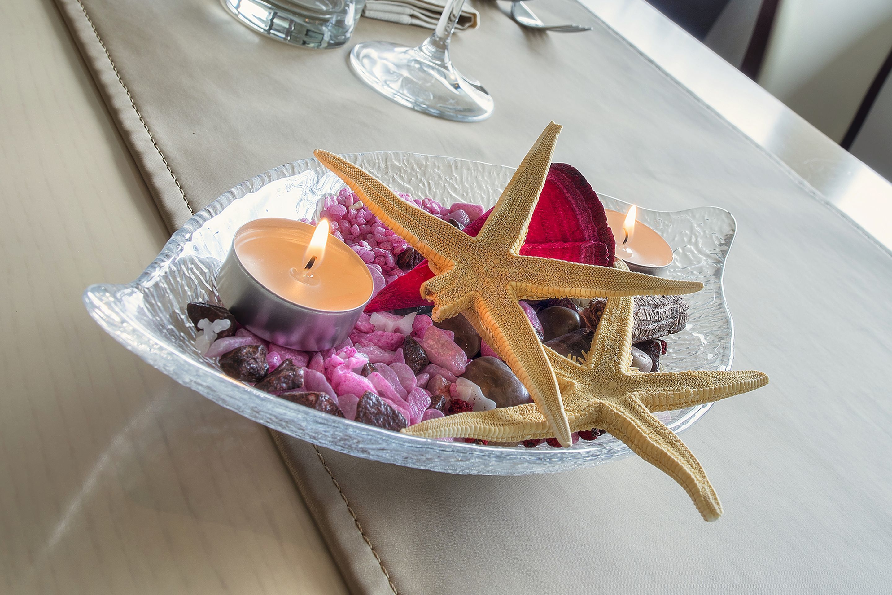 breakfast, lunch served; mediterranean cuisine, al fresco dining