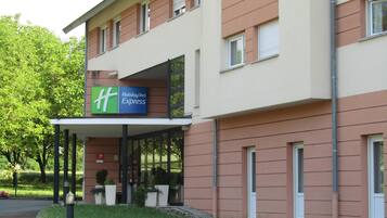 الإطلالة من المنشأة