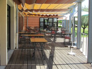 S'hi serveixen dinars i sopars 