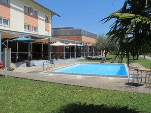 Escriptori, planxa i posts de planxar i bressols gratuïts 