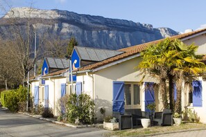Exterior - Comfort Hotel Grenoble Meylan (Meylan)