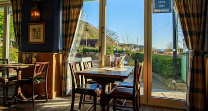 Lulworth Cove Inn