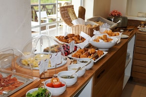 Breakfast buffet - Martinhal Quinta Family Resort (Loulé)