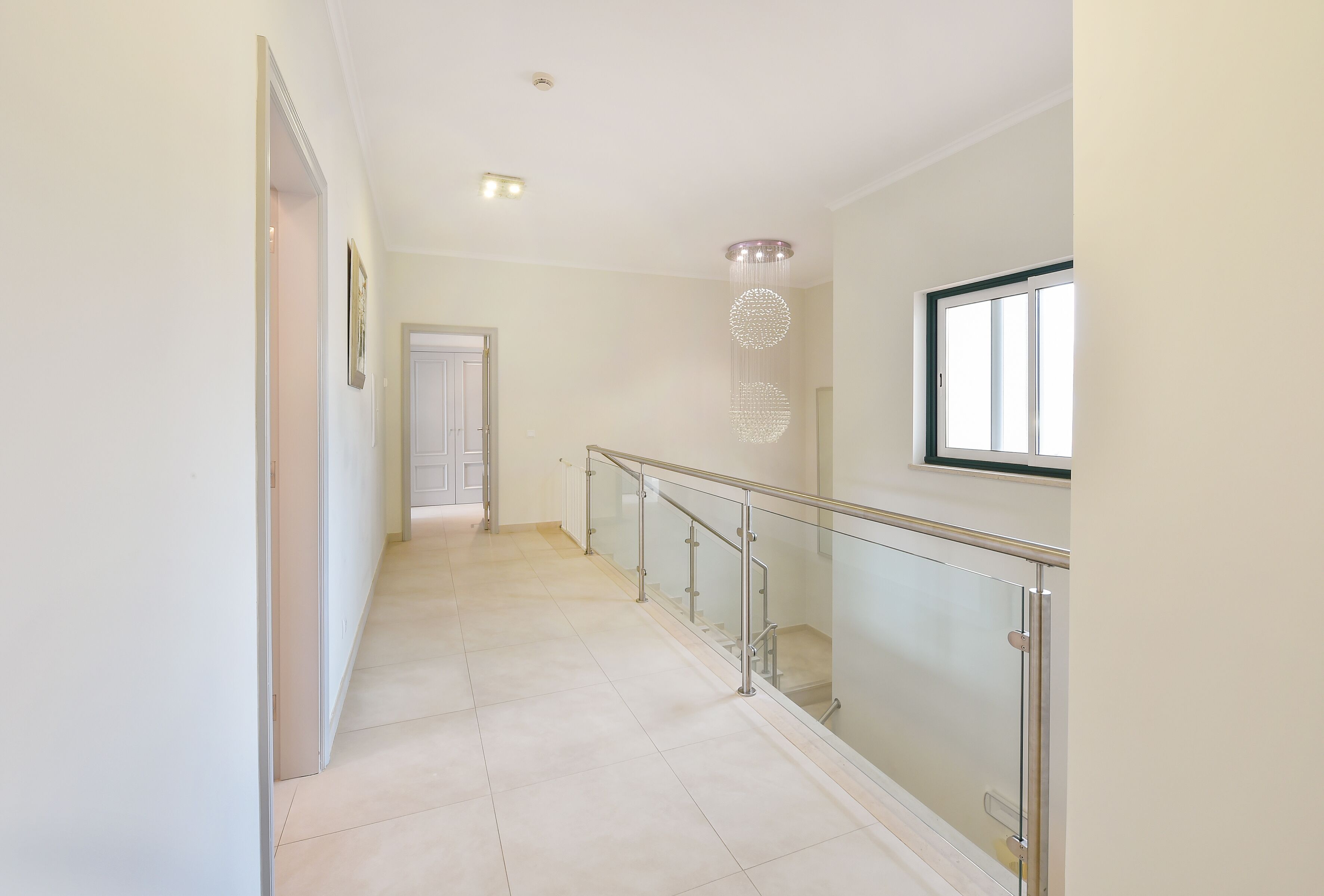 superior villa, 4 bedrooms, private pool | living area | lcd tv