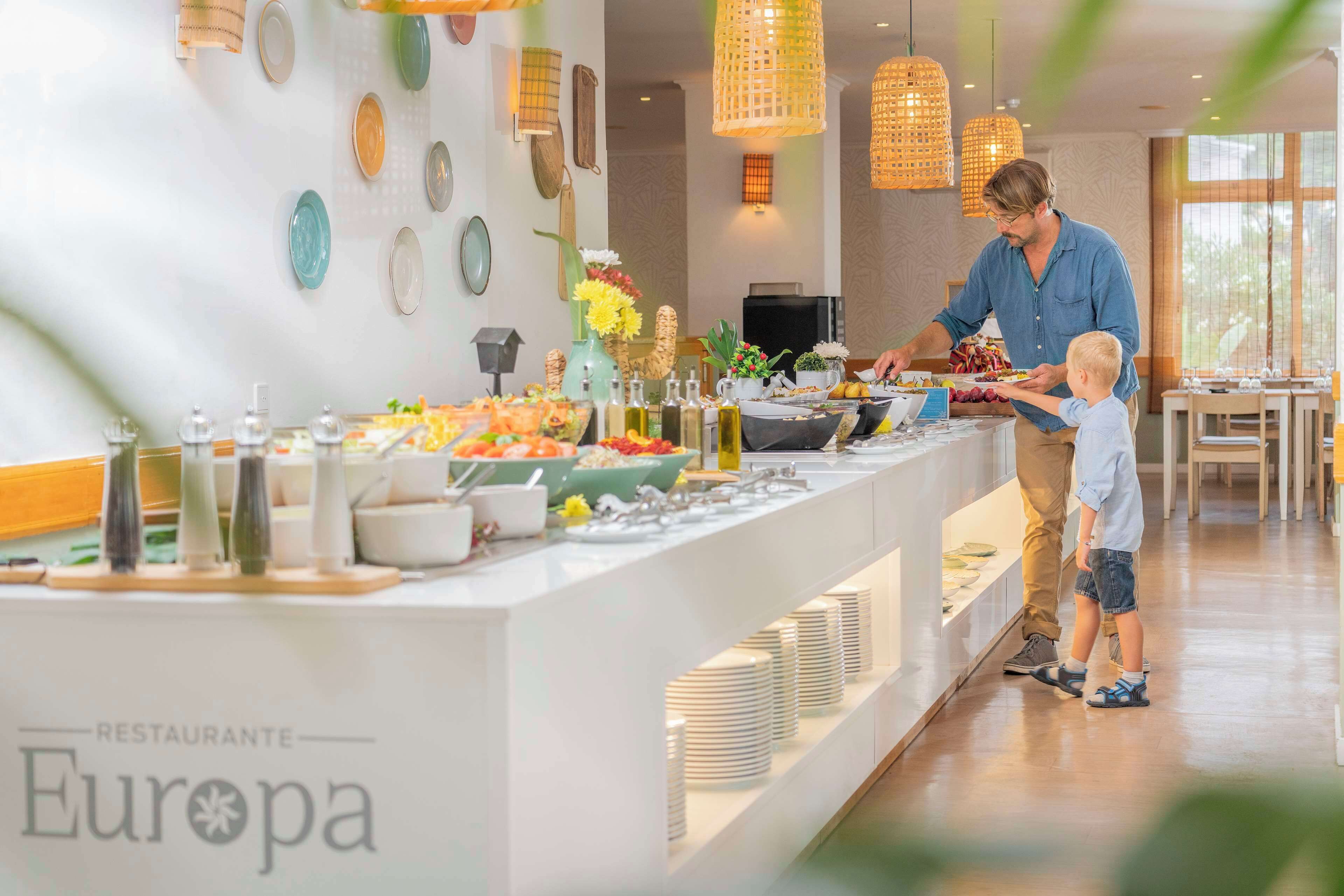 Daily buffet breakfast for a fee