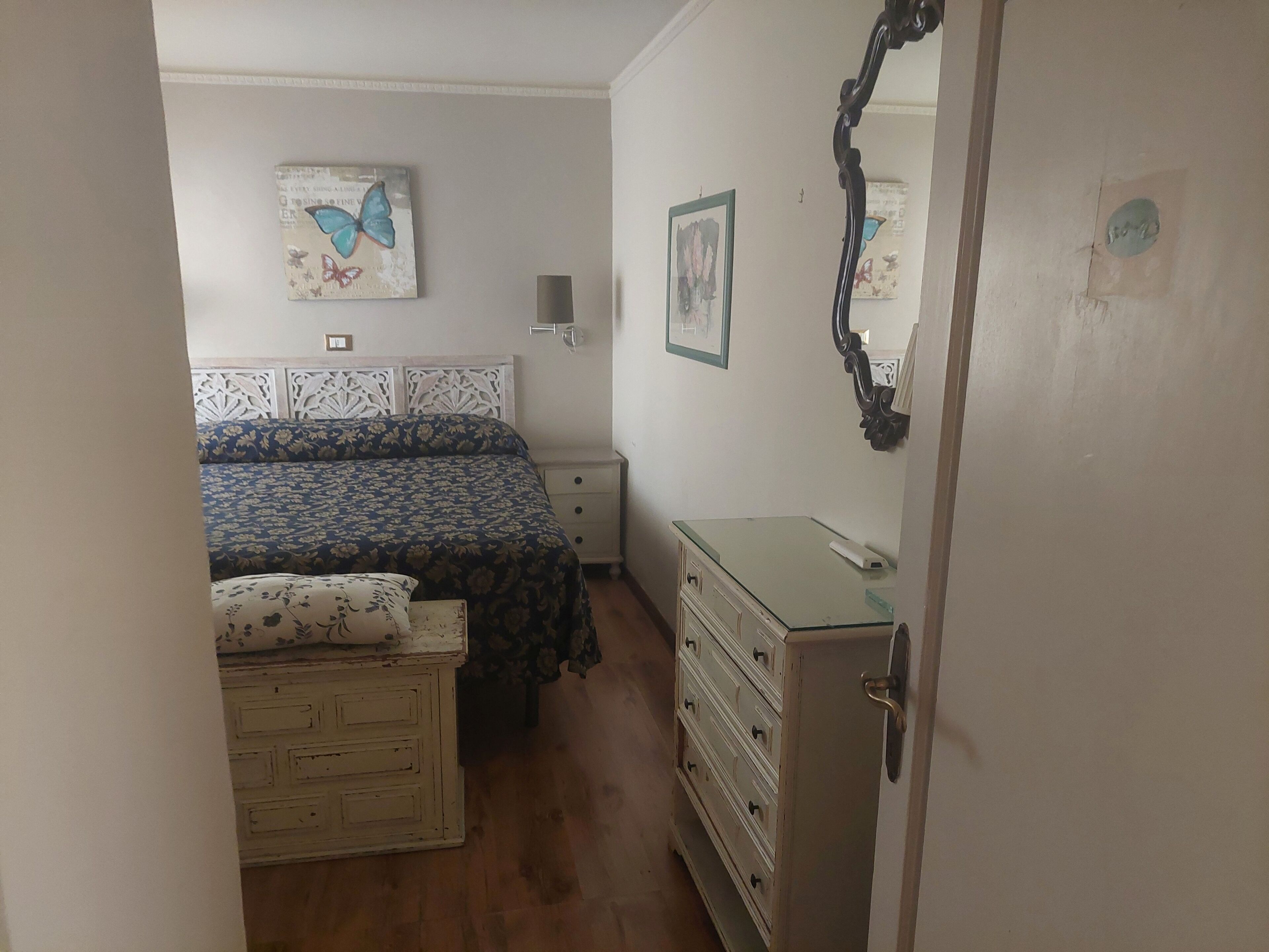 Family Room | Bar mini, peti besi dalam bilik, meja, seterika/papan seterika 