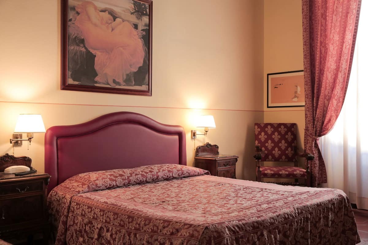 Minibar, in-room safe, desk, iron/ironing board