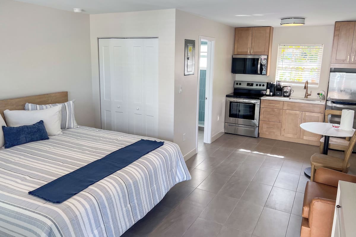 1 bedroom, premium bedding, pillow-top beds, iron/ironing board
